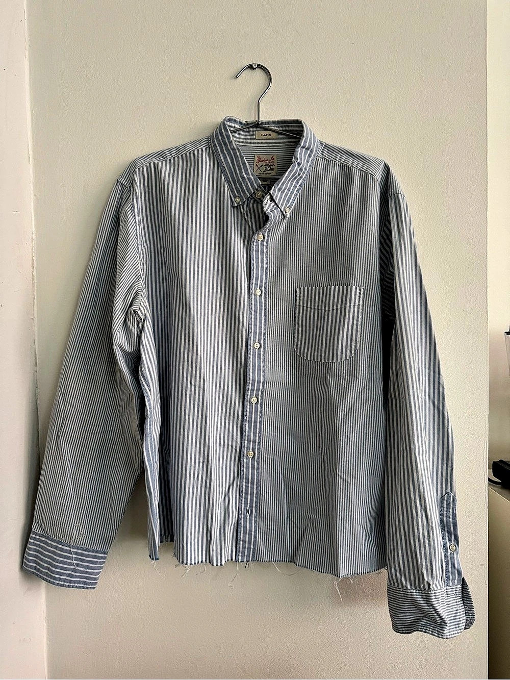 J Crew Men’s Striped Cotton Button Down in Blue & White XL